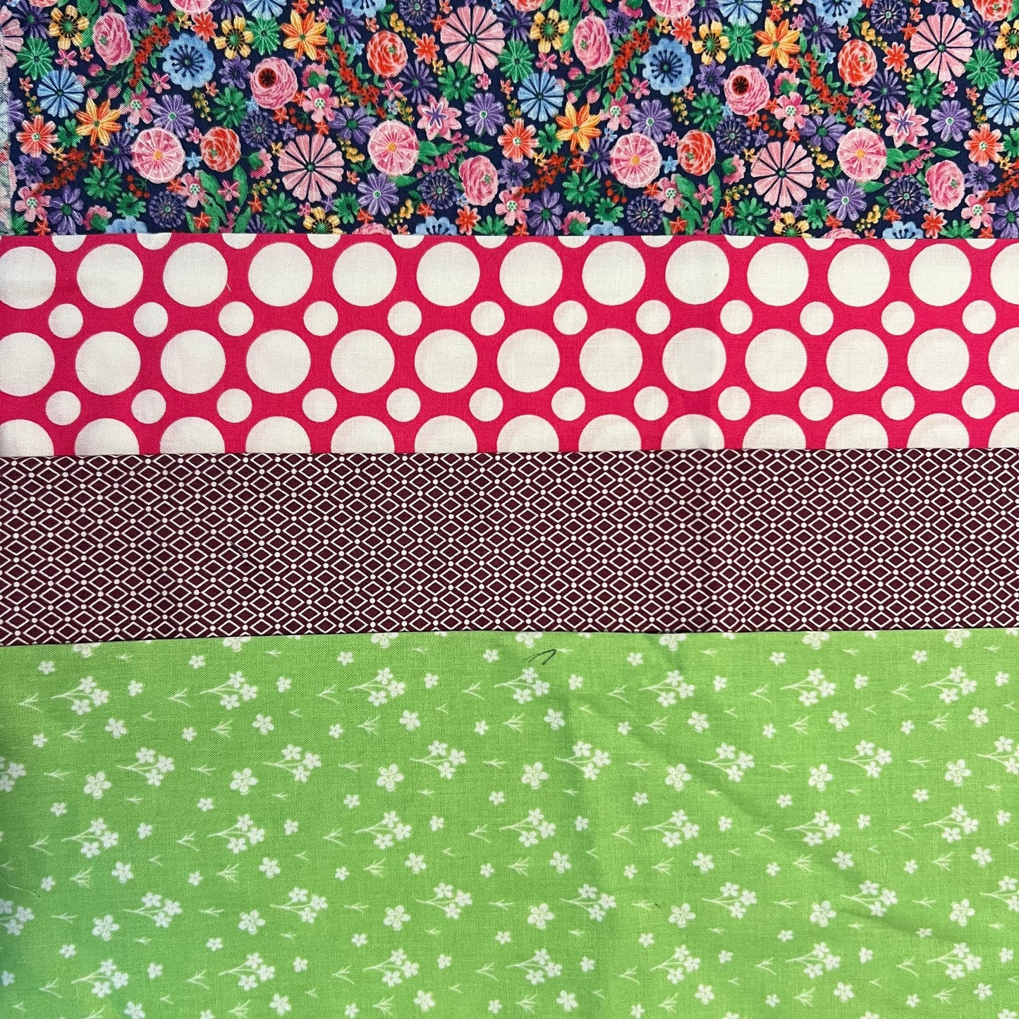 🎪 4-Fat Quarters - Flowers - Fabric Sale Blast