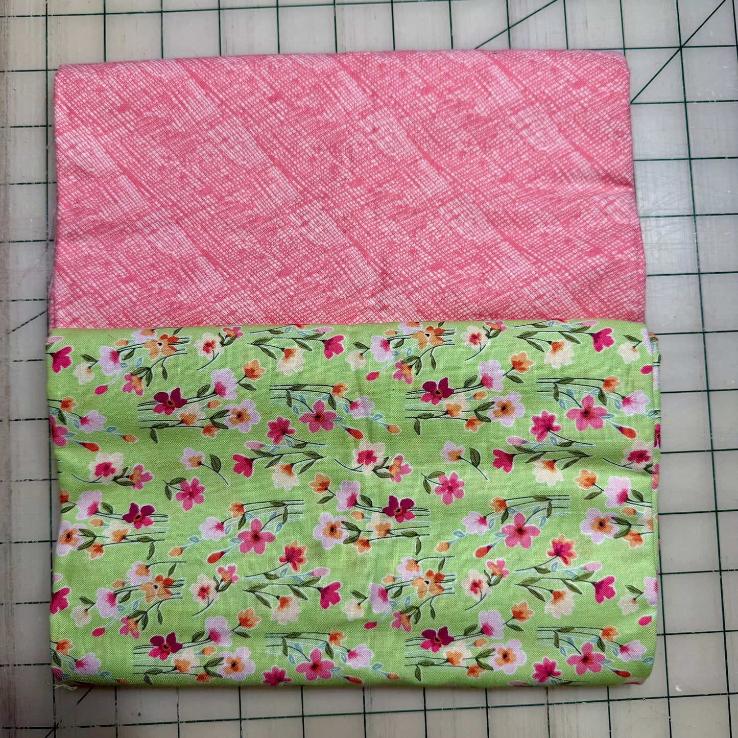 🌻 Tiny Flowers with Pink- Dynamic Duo 2 - 1-yard Cuts