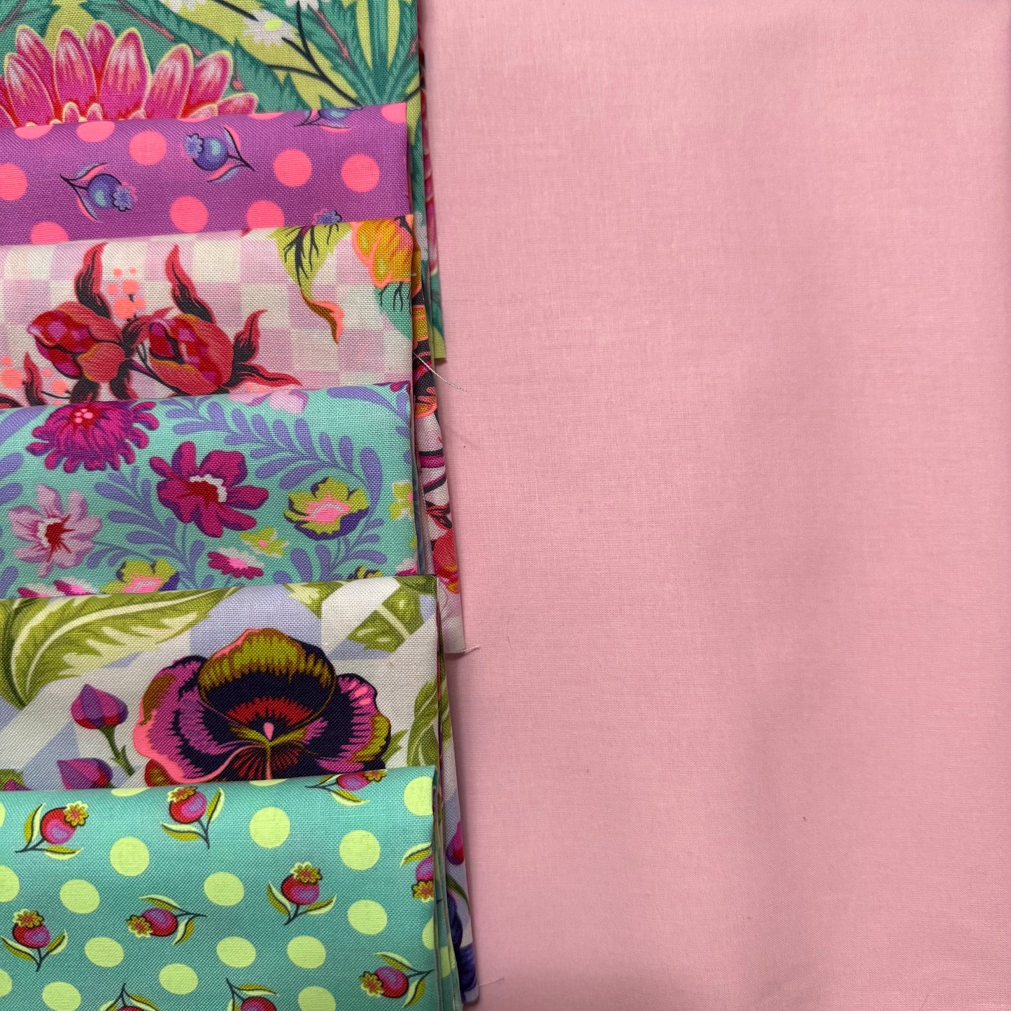 Luv Ya - Tula Pink Quilt Kit