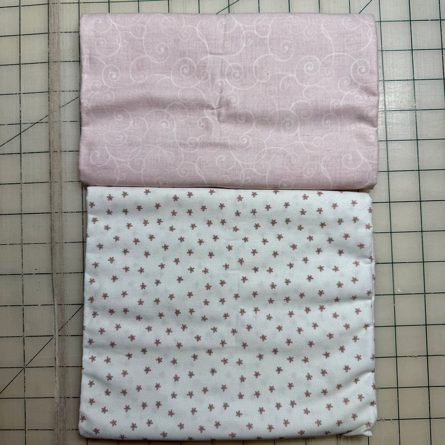 🌻 teeny flowers with soft pink - Dynamic Duo 2 - 1-yard Cuts