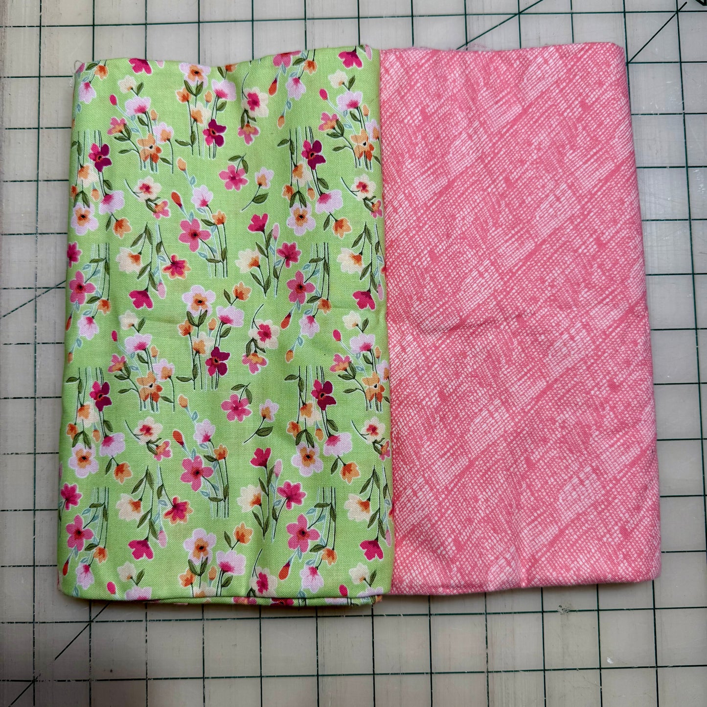 🌻 Tiny Flowers with Pink- Dynamic Duo 2 - 1-yard Cuts