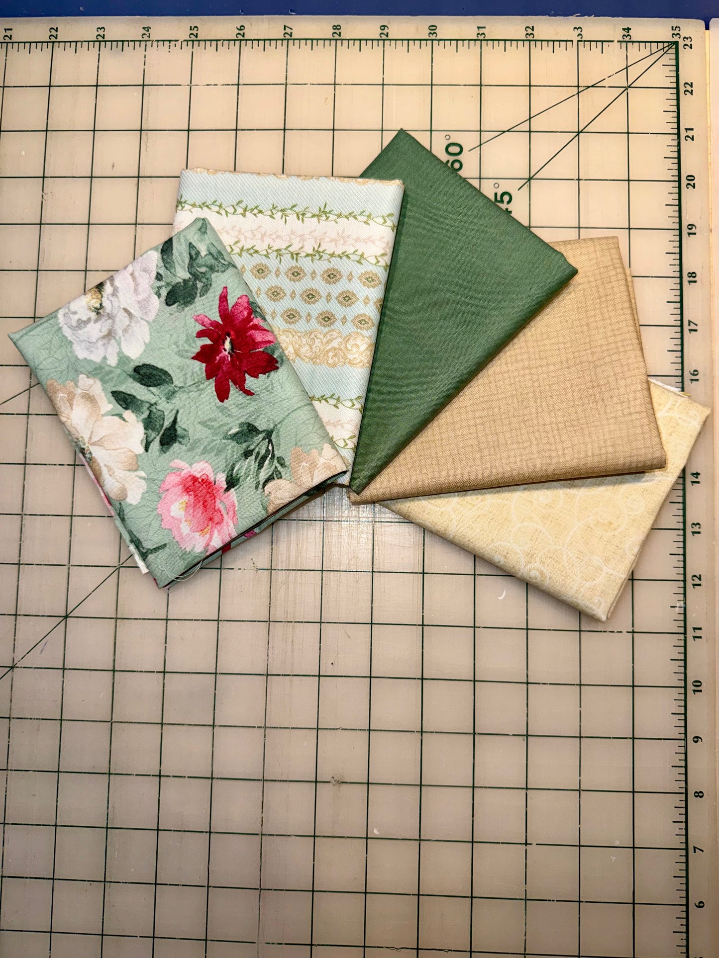 🏡 Flowers in the Garden - Fat Quarter Bundle Cottage Garden