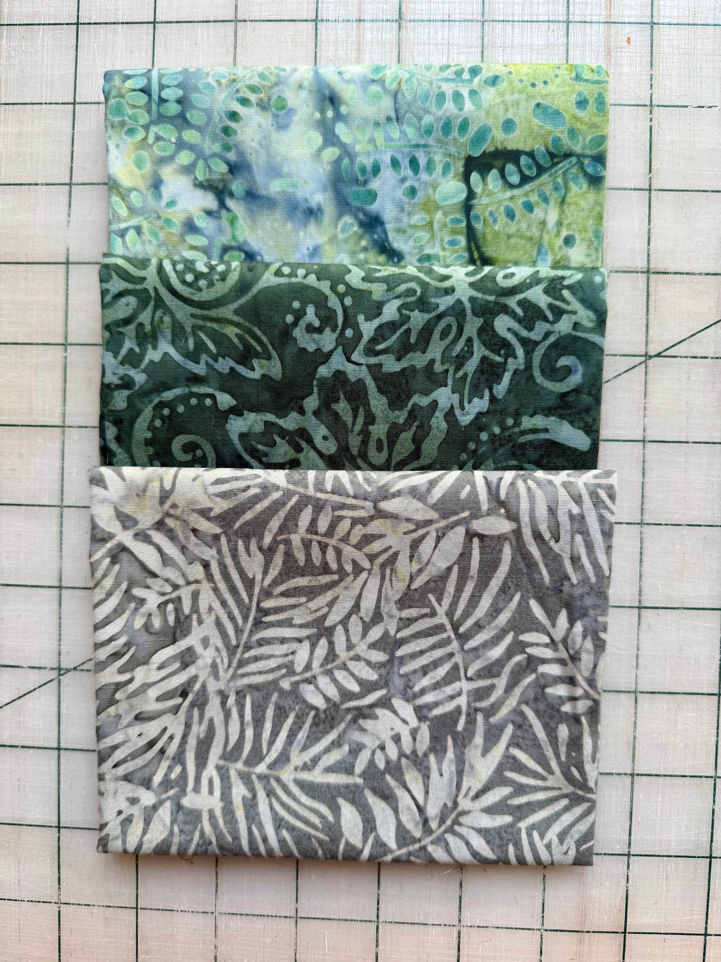 💥 Pondside Players – Triple Toss Fat Quarter Bundle