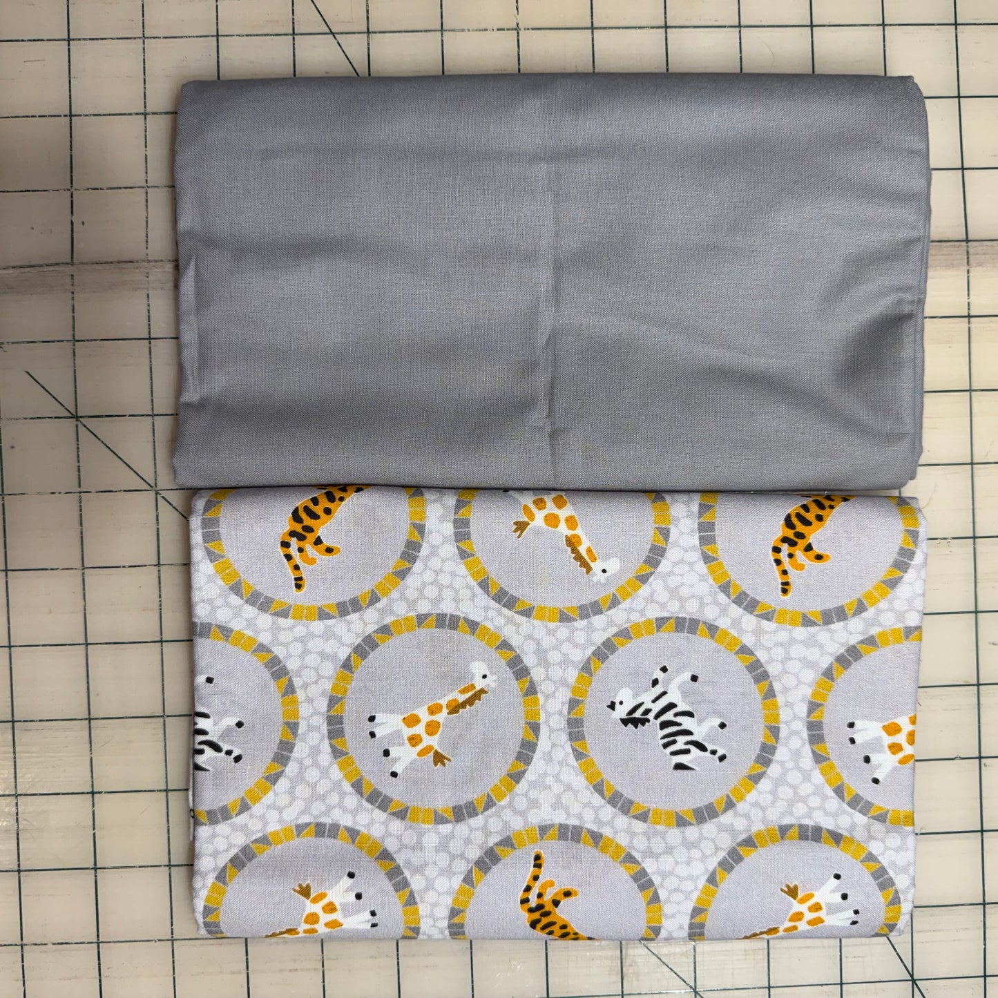 🌻 Safari Critters with Grey - Dynamic Duo 2 - 1-yard Cuts