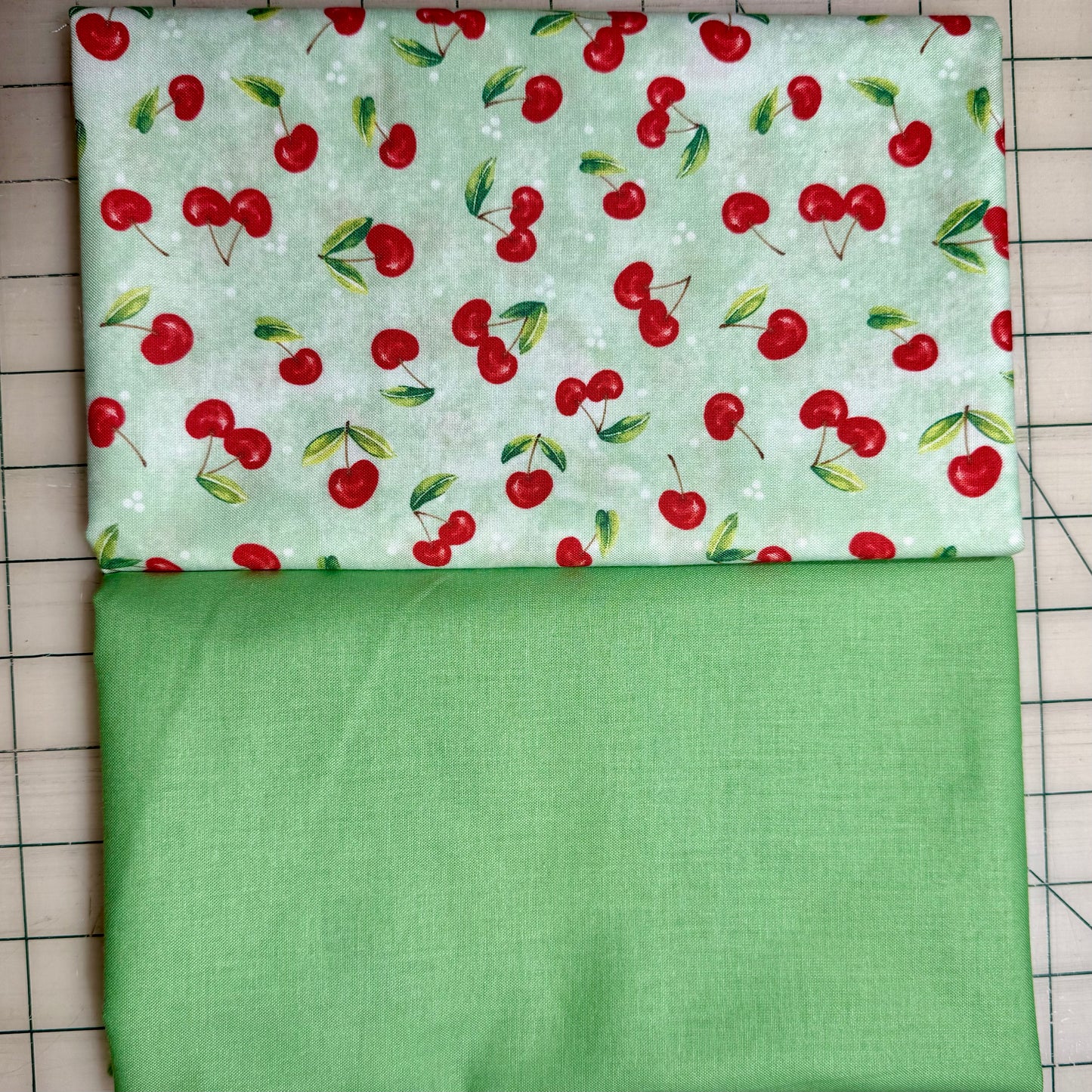 🌻  Cherry with Green - Dynamic Duo 2 - 1-yard Cuts