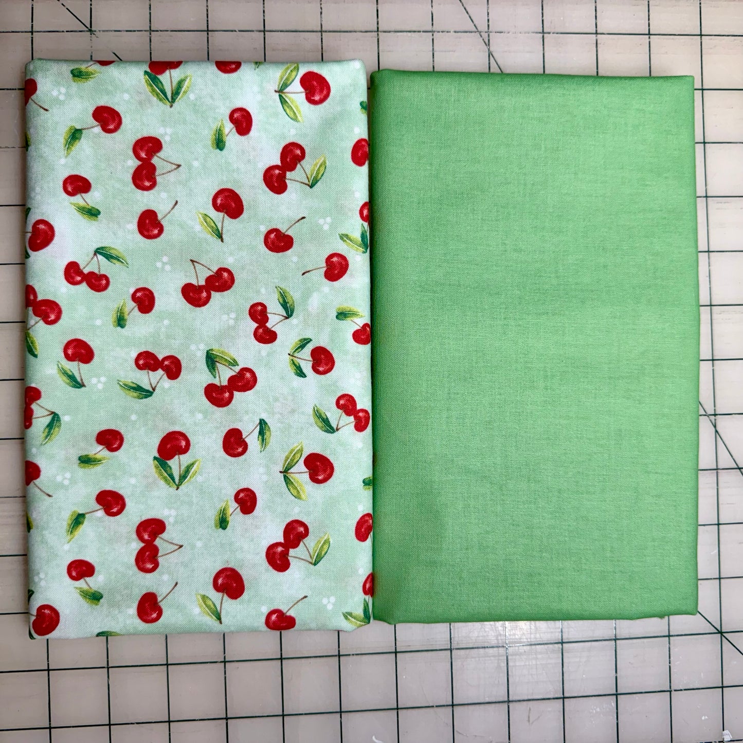 🌻  Cherry with Green - Dynamic Duo 2 - 1-yard Cuts