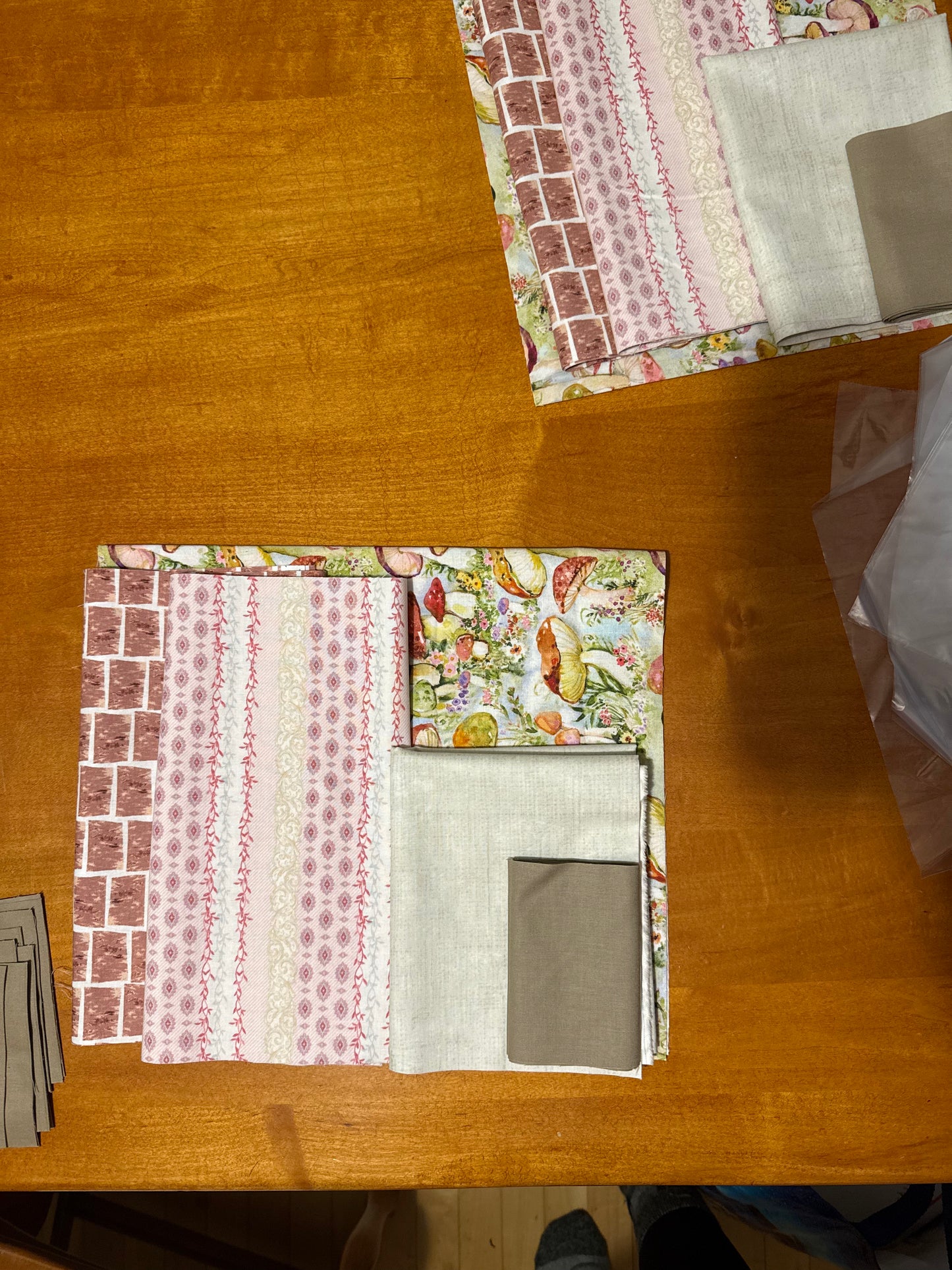 🍄 Fun-gi Mushroom Table Topper Fabric Kit