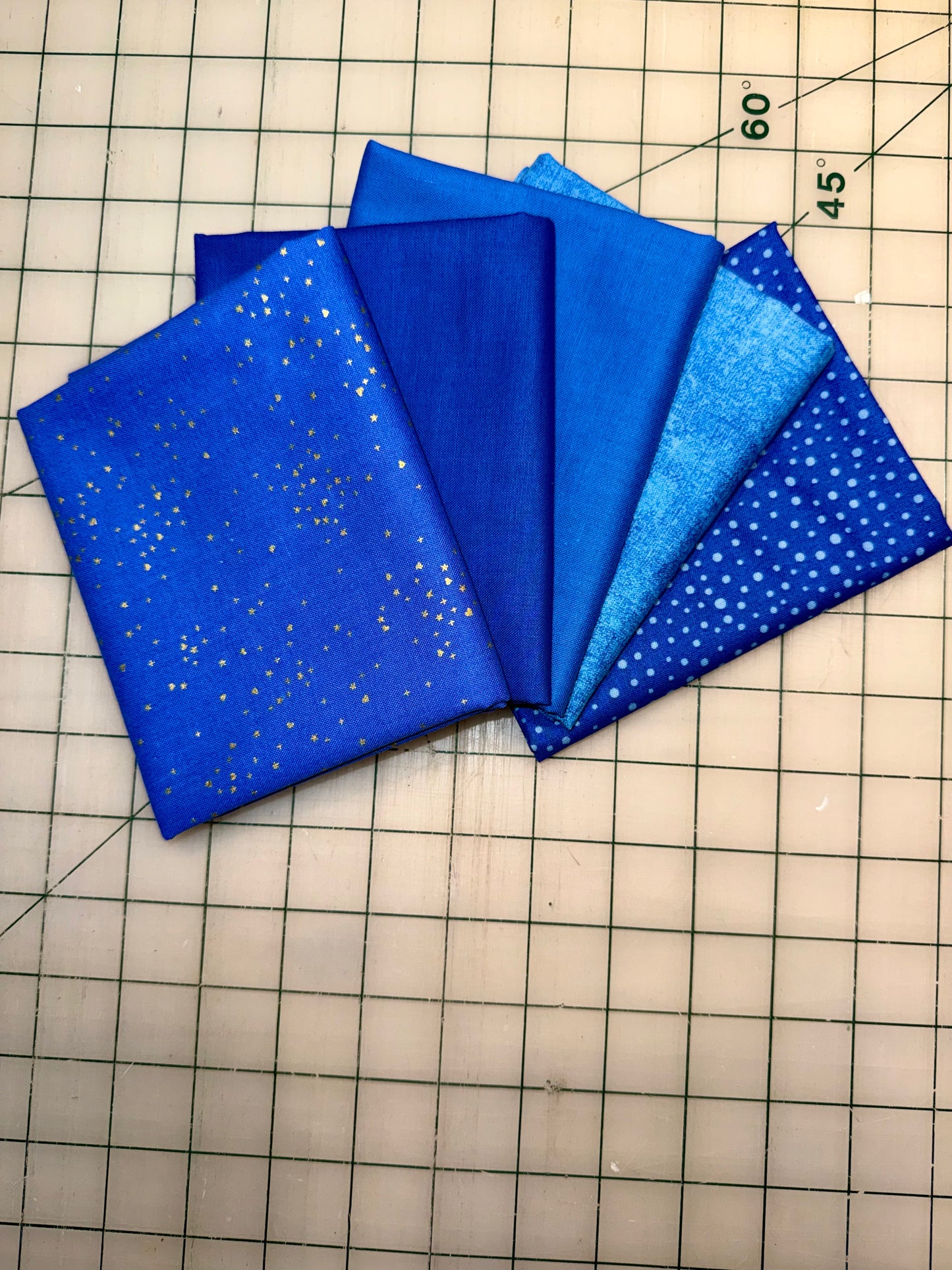 🏡 Blue Sky - Fat Quarter Bundle Cottage Garden