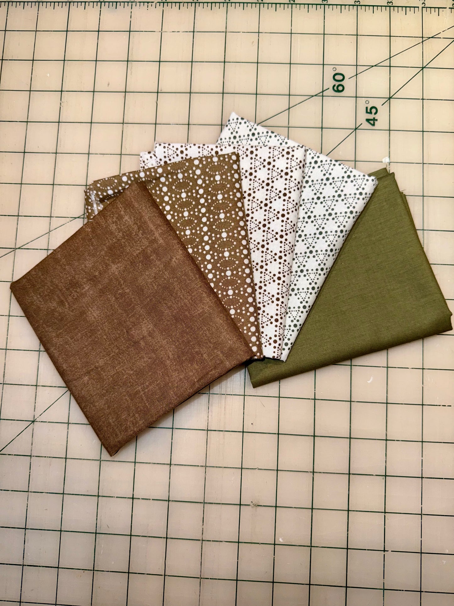 🏡 Roots & Moss - Fat Quarter Bundle Cottage Garden