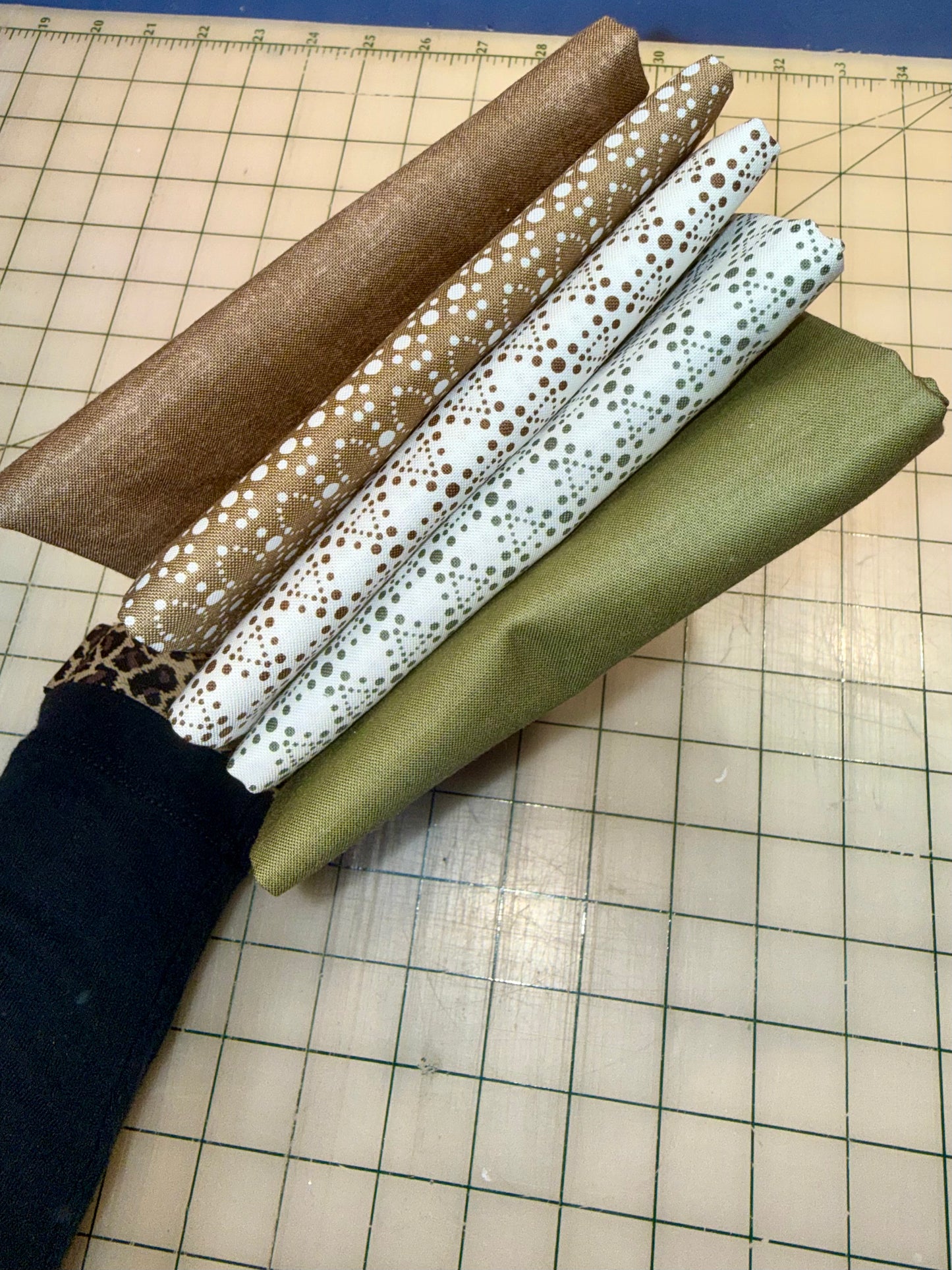 🏡 Roots & Moss - Fat Quarter Bundle Cottage Garden