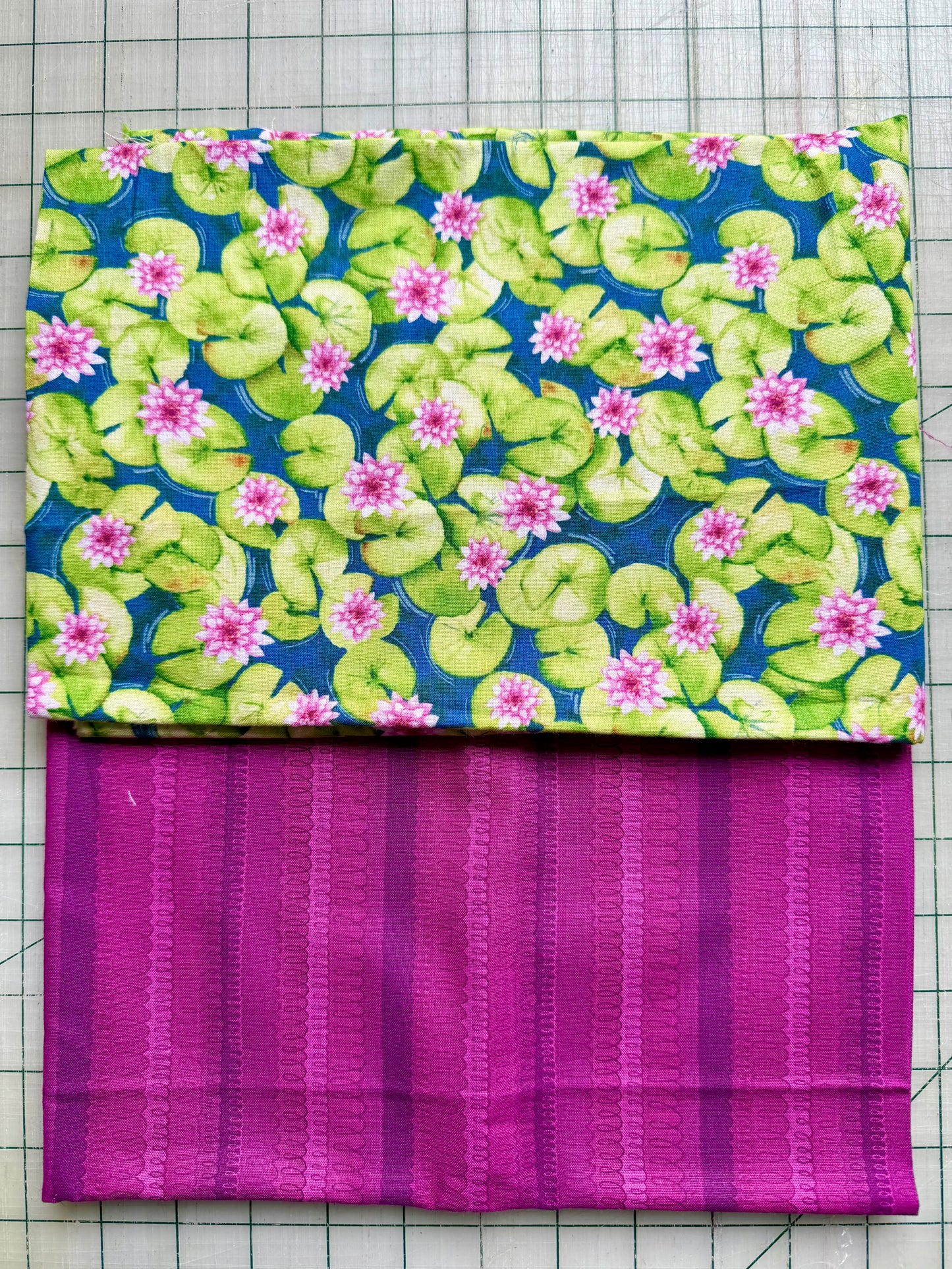 💥 Lily Pads with Purple – Dynamic Duo 2 - 1-yard Cuts