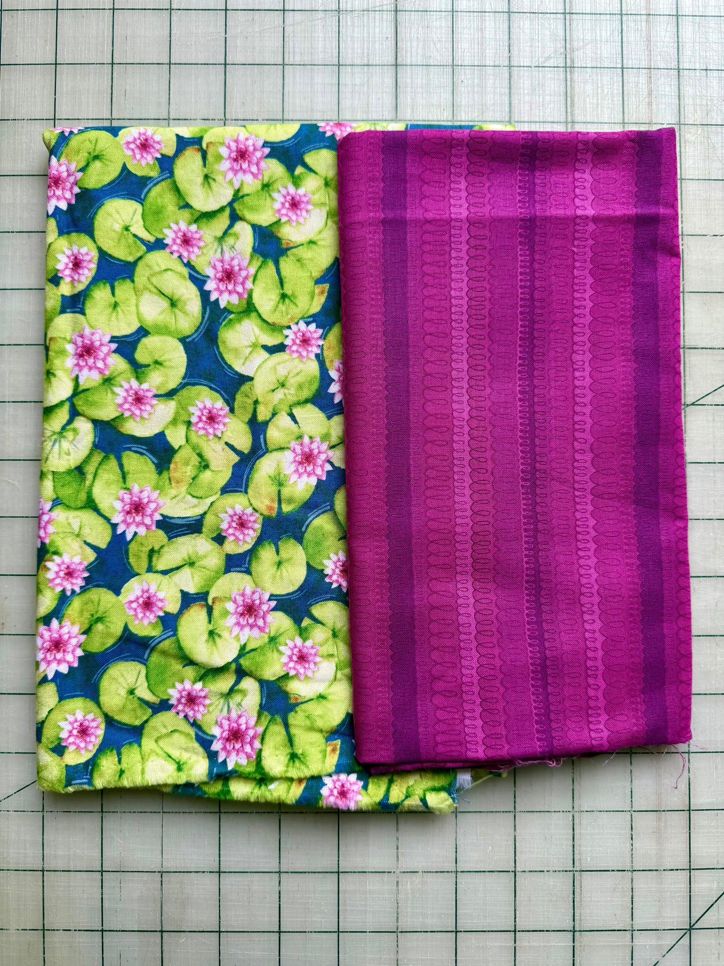 💥 Lily Pads with Purple – Dynamic Duo 2 - 1-yard Cuts